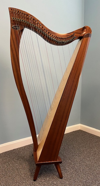 Picture of Crescendo 34 (Full Levers & Deluxe Case) Harp