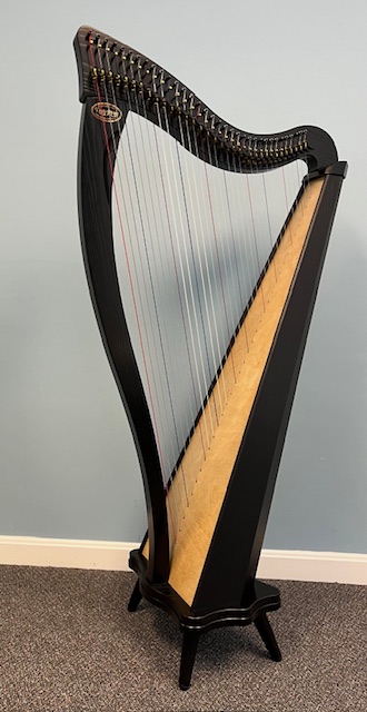 Picture of Ravenna 34 (Full Levers, Deluxe Case & Stand with 5" Legs) Harp